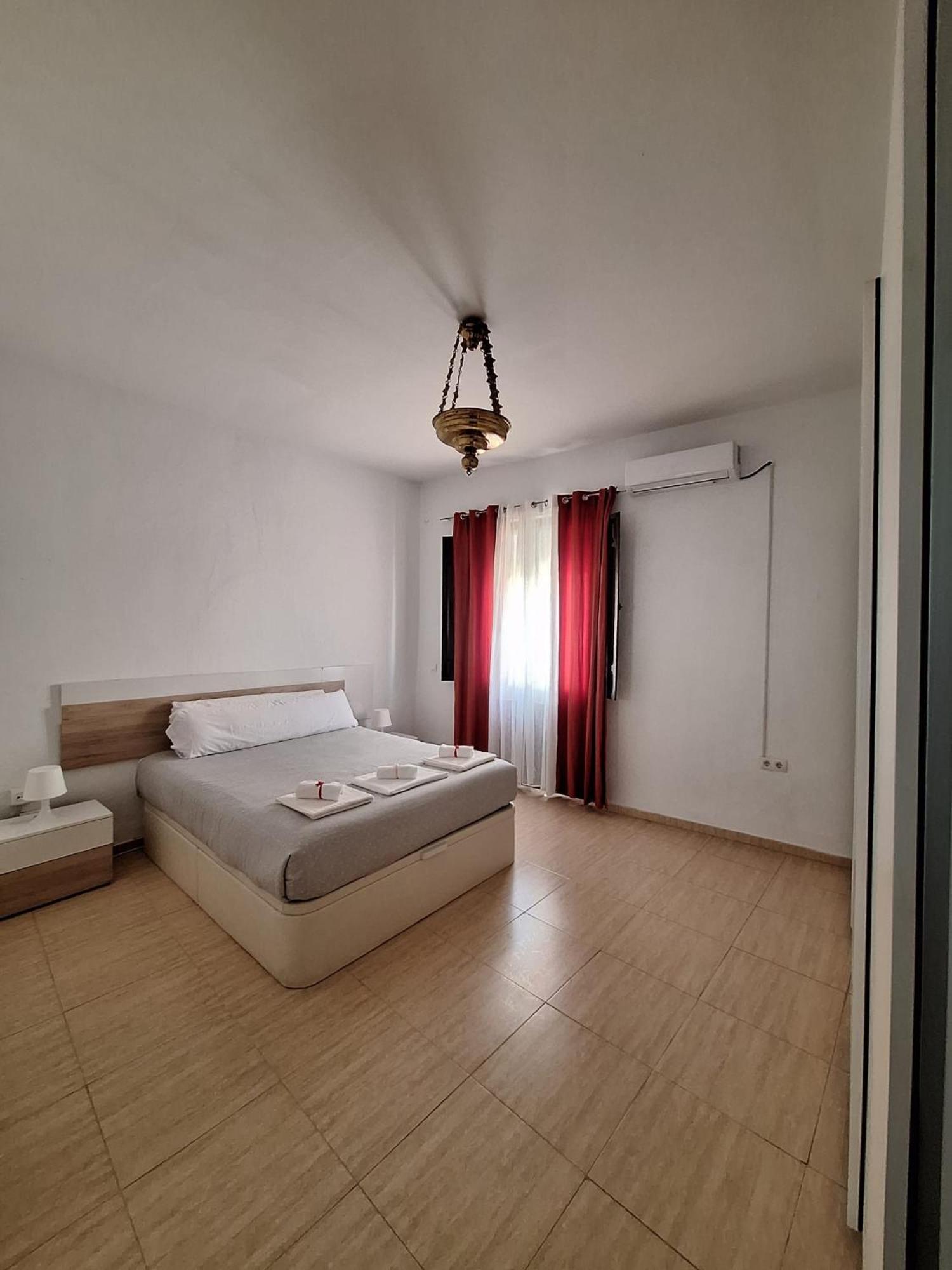Feria Apartment Севиля Екстериор снимка