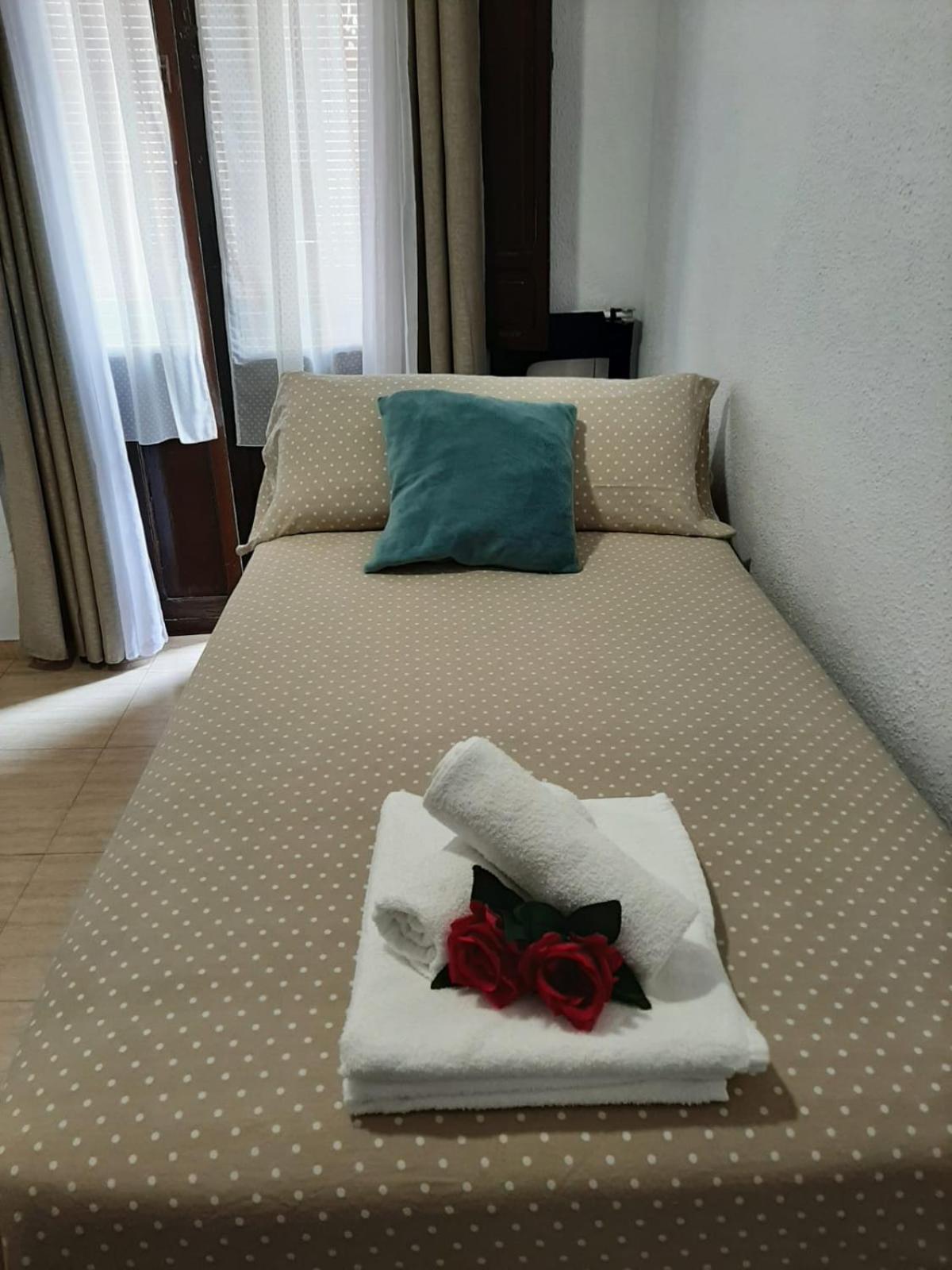 Feria Apartment Севиля Екстериор снимка